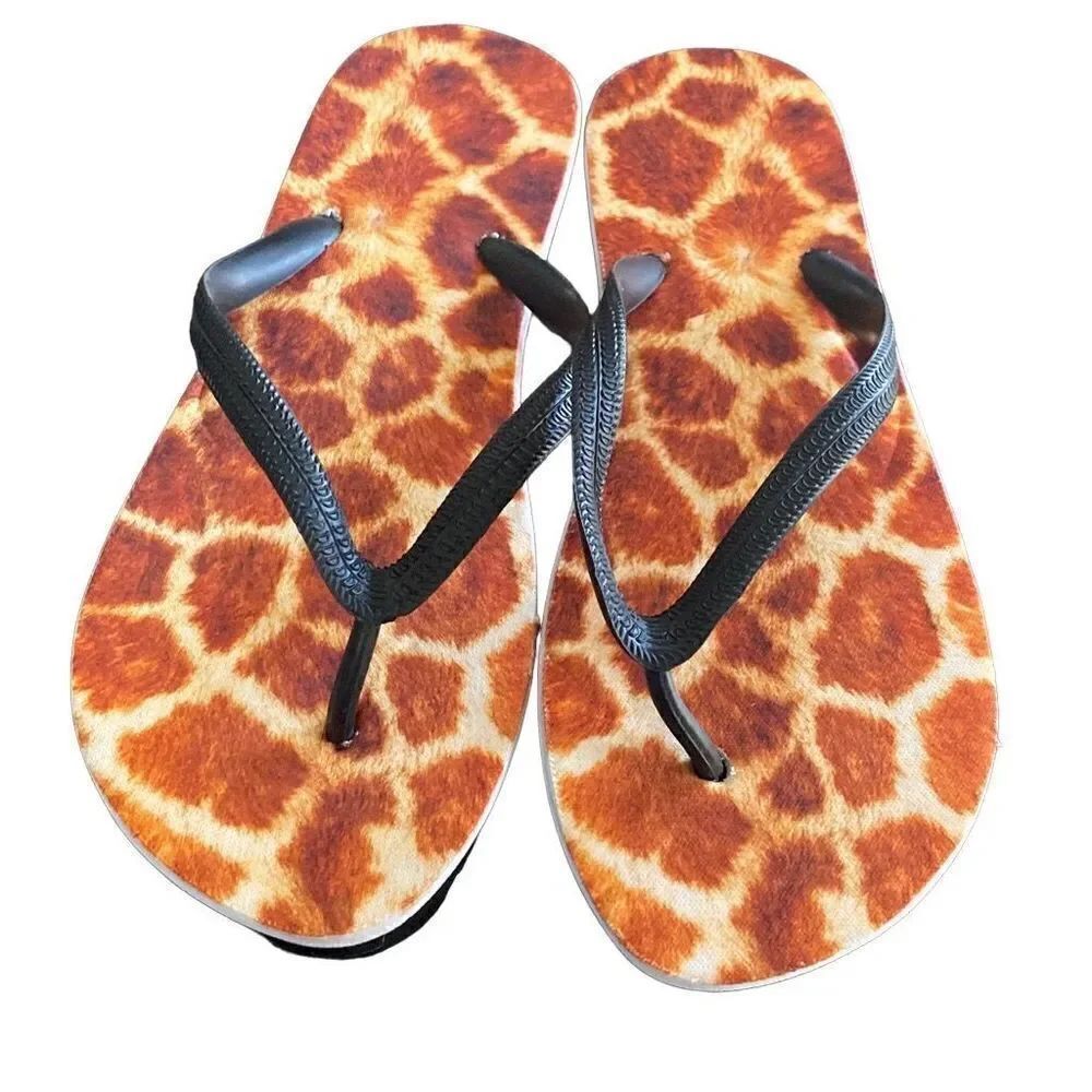 Women’s Giraffe Design Flip Flops Size 8
